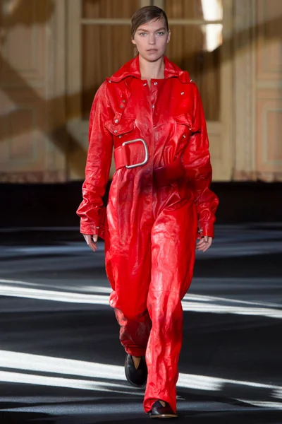 Look 28